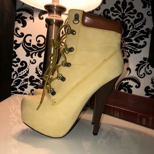 Manolo style cream bootie